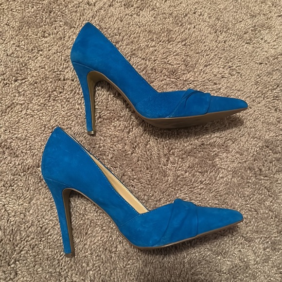 Blue Suede Pumps - Picture 5 of 7